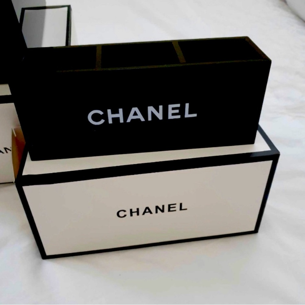 Chanel makeup brush holder 💄❤️🔥